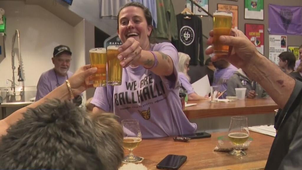 Valkyries fans pack Oakland bar to cheer on team as playoff series shifts to Atlanta — CBS Bay Area (KPIX), Half Moon Bay Dining news