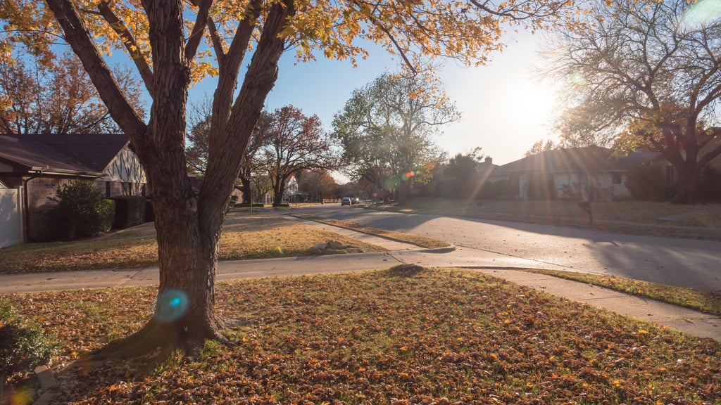 Last taste of fall warmth Friday in Twin Cities ahead of cool, soggy weekend — WCCO / CBS Minnesota, Half Moon Bay Community news