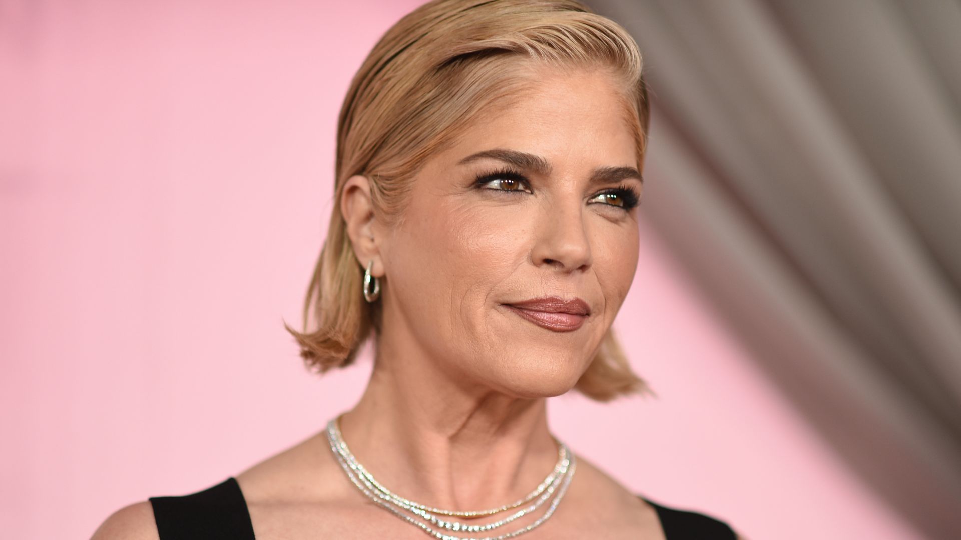 Selma Blair arraigned after alleged altercation on Delta flight, bail set at $20K
— ABC 7 Bay Area, Half Moon Bay Community news