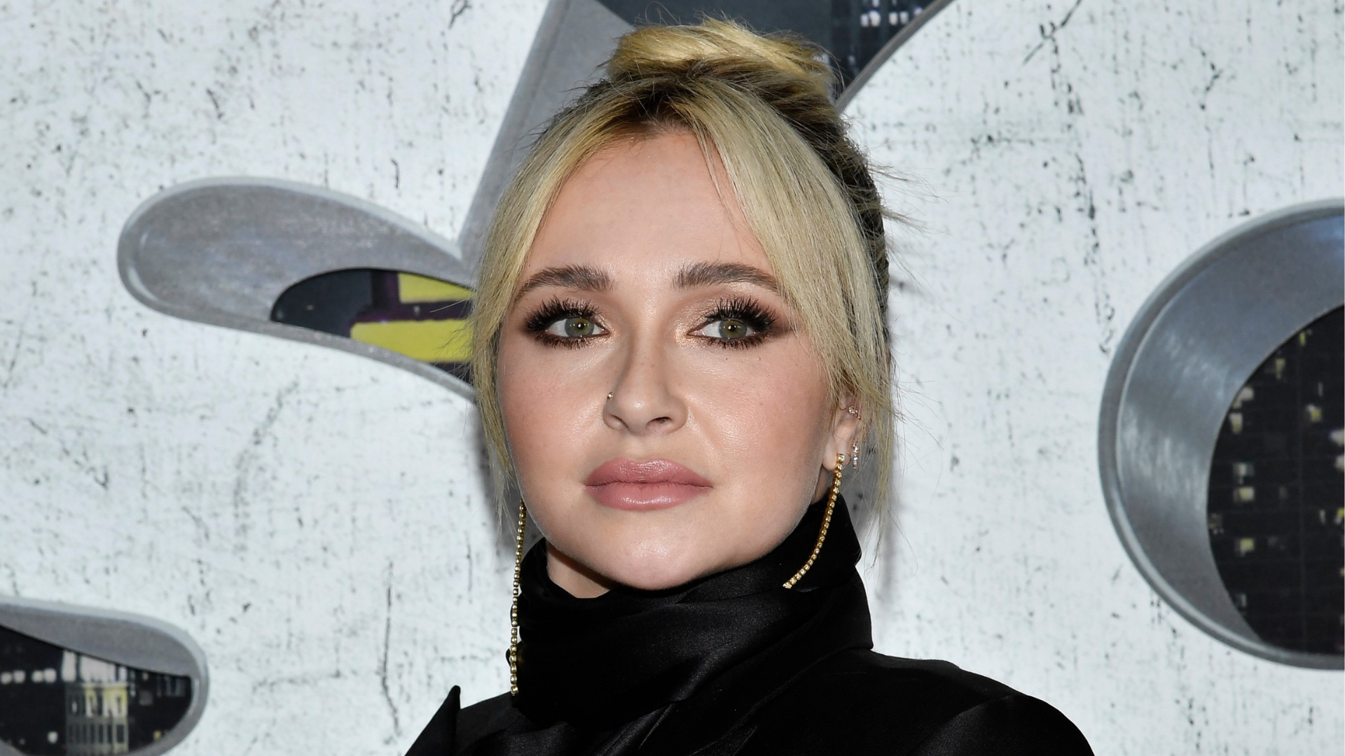 911 call reveals frantic response at address where Hayden Panettiere was found unresponsive
       — ABC 7 Bay Area, Half Moon Bay Community news
