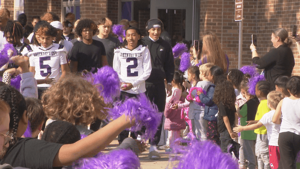 Green Bay West students send off football team for first playoff appearance in decades — Fox 11 Green Bay Sports, Half Moon Bay Schools news