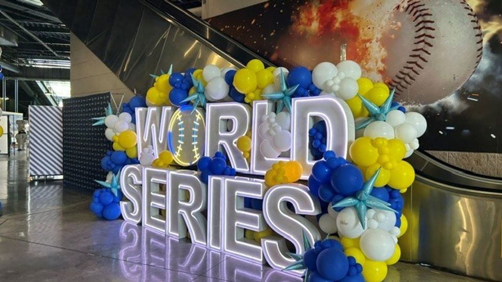 Scenes from outside the stadium| World Series Game 1 gallery — Fox 11 Green Bay Sports, Half Moon Bay Arts news