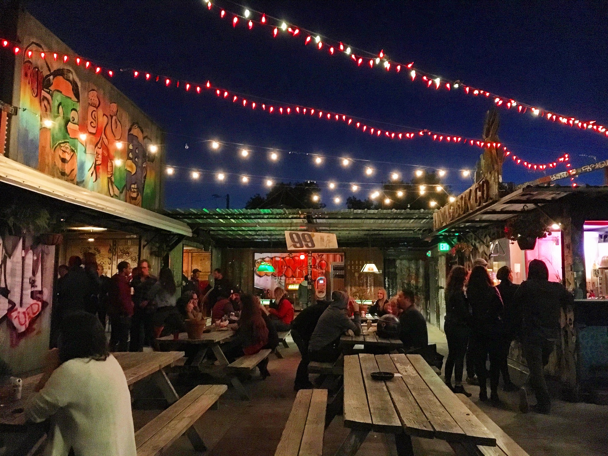 Eli’s Mile High Club starts closure countdown, and Seniore’s Pizza shutters Berkeley branch — The Oaklandside, Half Moon Bay Dining news