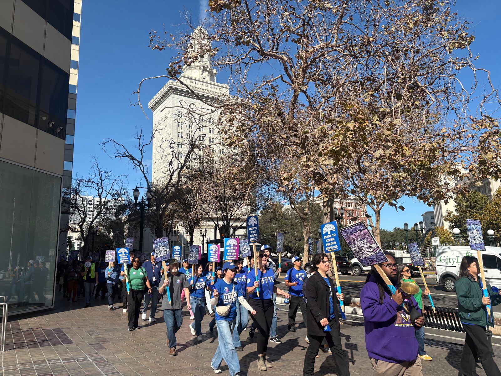 Oakland city workers will strike Nov. 5 if no deal is reached — Half Moon Bay Community news