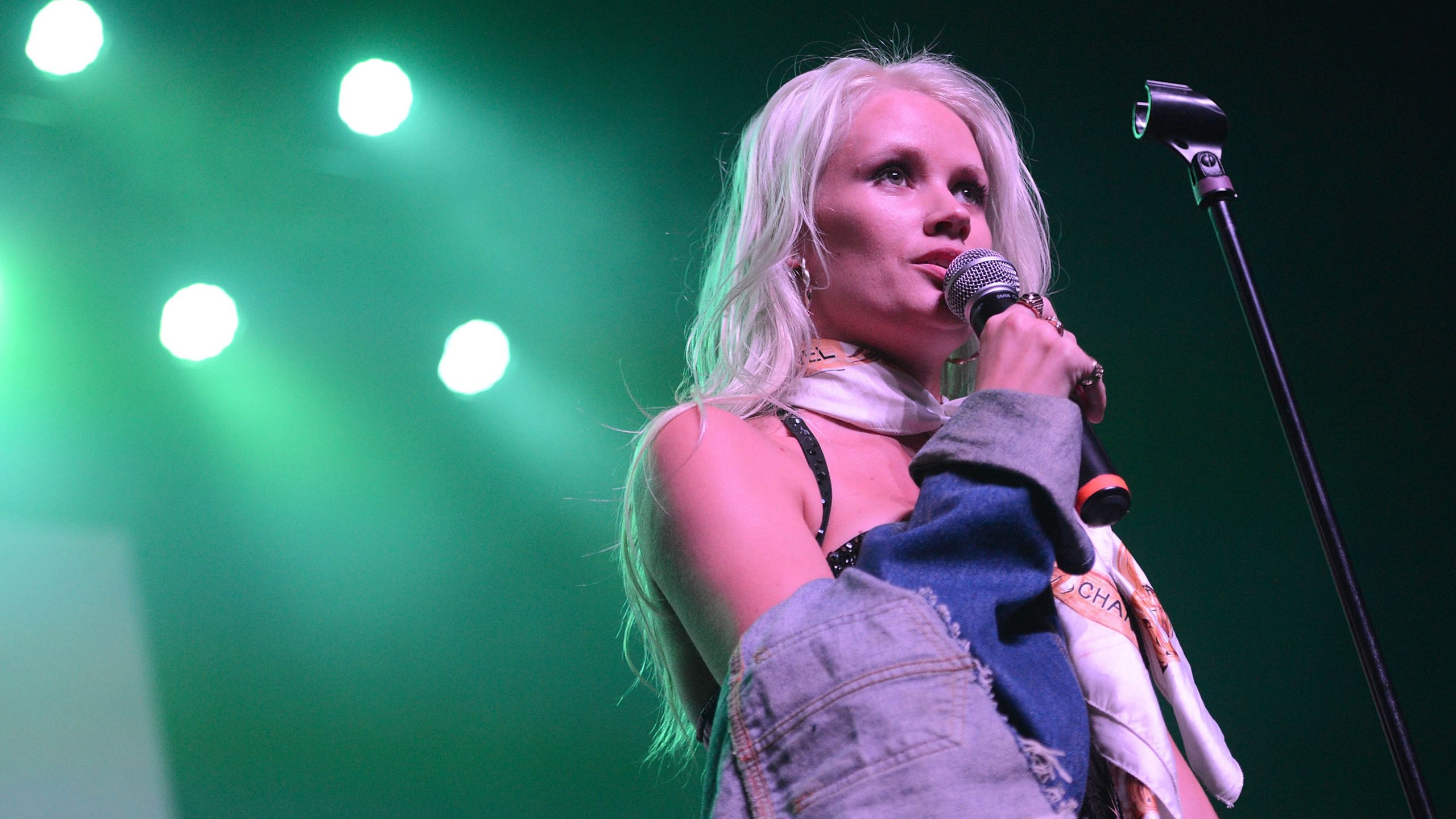 Lauren Bennett, 'Party Rock Anthem' singer, cause of death revealed: Reports — Half Moon Bay Community news