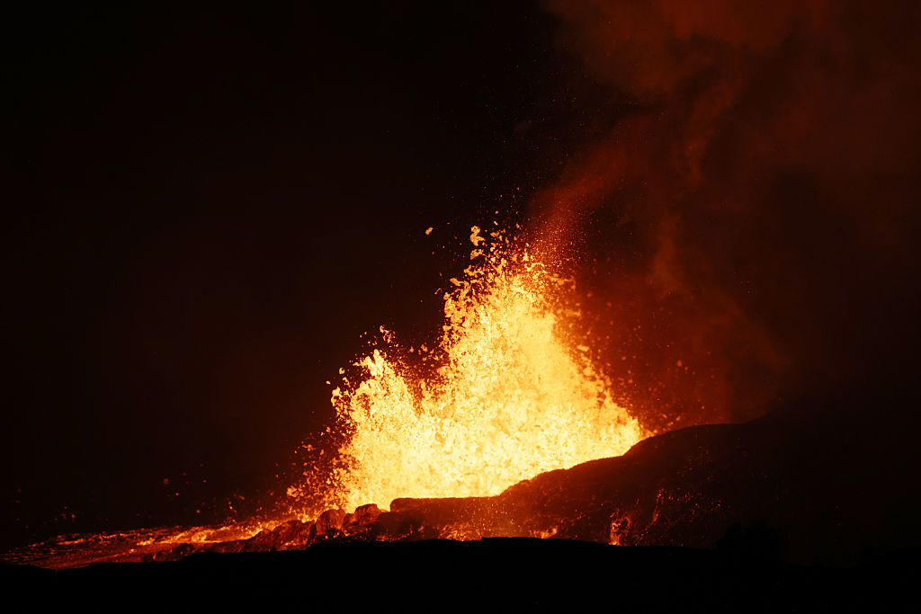 Kīlauea volcano activity prompts trail closures at popular Hawaii national park — KTVU FOX 2 Bay Area, Half Moon Bay Schools news